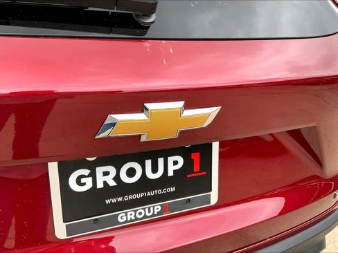 Used 2025 Chevrolet Trax LT image 10