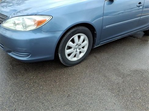 Used 2002 Toyota Camry XLE image 4