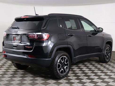 Used 2024 Jeep Compass Trailhawk AWD/4WD image 8
