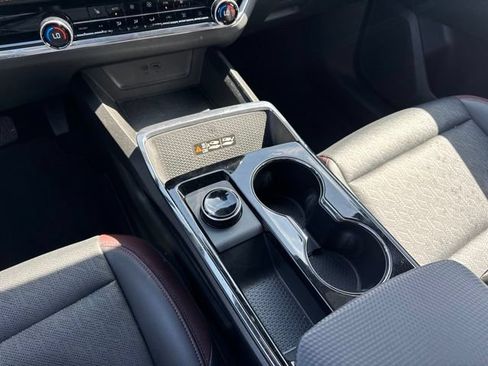 Used 2025 Chevrolet Equinox RS AWD/4WD image 24