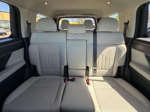 Used 2025 Hyundai Santa Fe SEL image 40