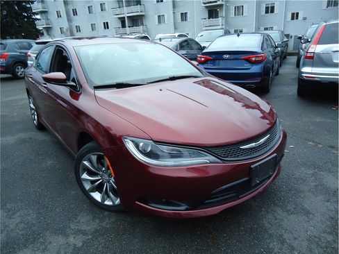 Used 2015 Chrysler 200 S w/ Navigation & Sound Group I image 4