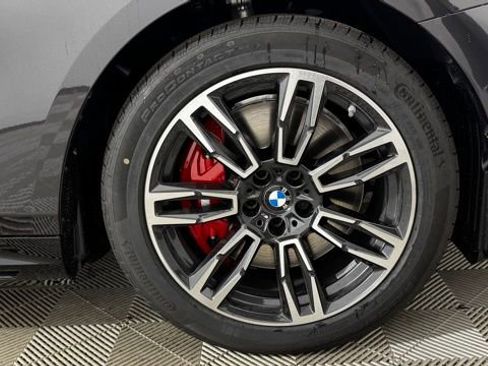 New 2026 BMW 550e xDrive w/ Premium Package AWD/4WD image 23