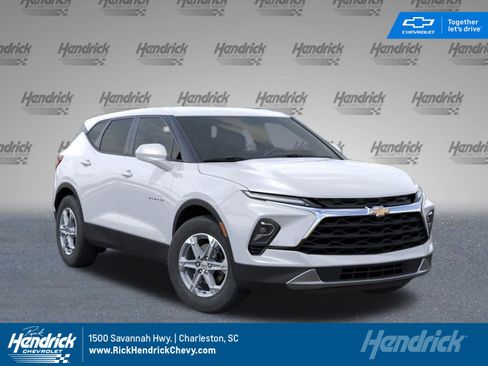New 2025 Chevrolet Blazer LT w/ Driver Confidence Package image 1
