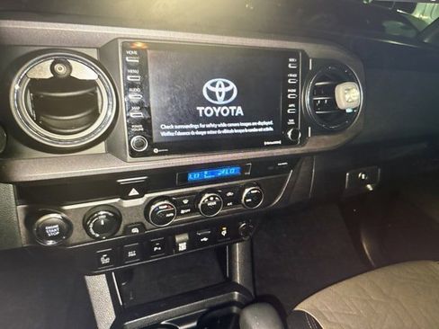 Used 2023 Toyota Tacoma TRD Sport w/ Technology Package image 8