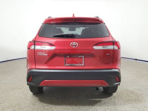 Used 2024 Toyota Corolla Cross LE image 6