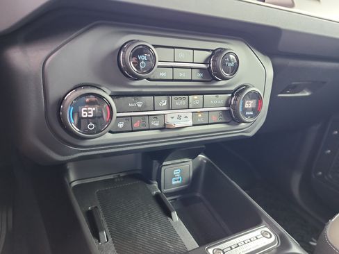 Certified 2025 Ford Bronco Outer Banks AWD/4WD image 31