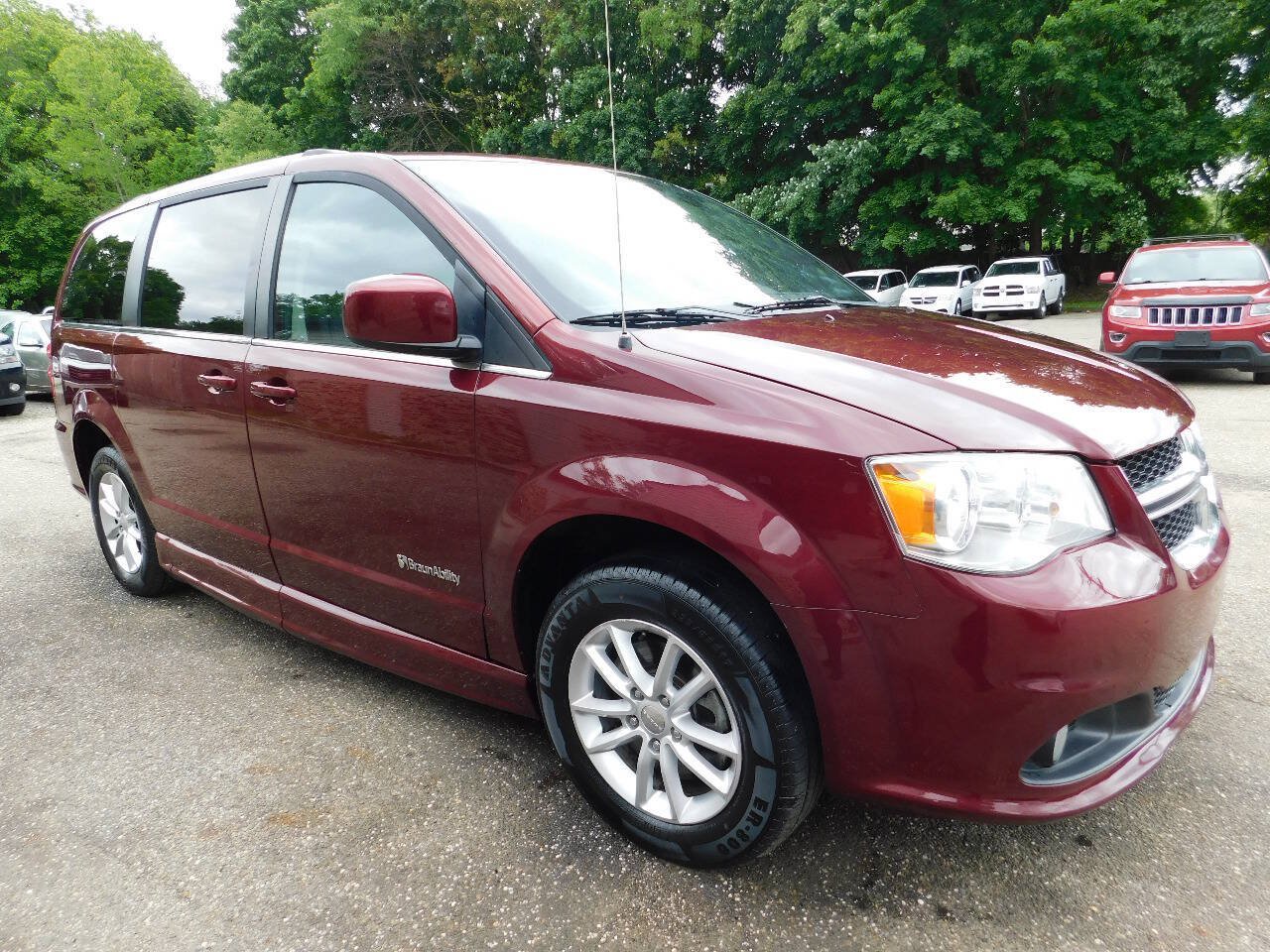 Used 2018 Dodge Grand Caravan SXT FWD image 8