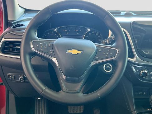 Used 2024 Chevrolet Equinox Premier image 11