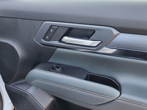 New 2026 GMC Terrain AT4 w/ Convenience Package III image 39