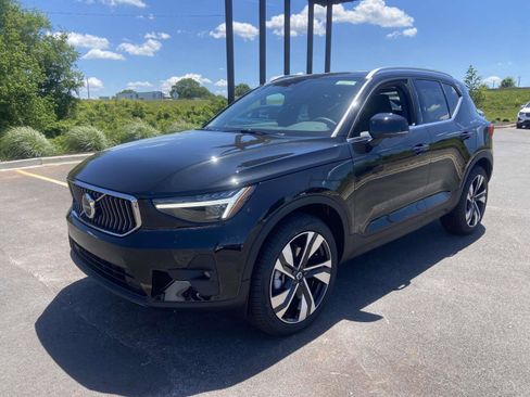 New 2025 Volvo XC40 B5 Ultra w/ Climate Package AWD/4WD image 3