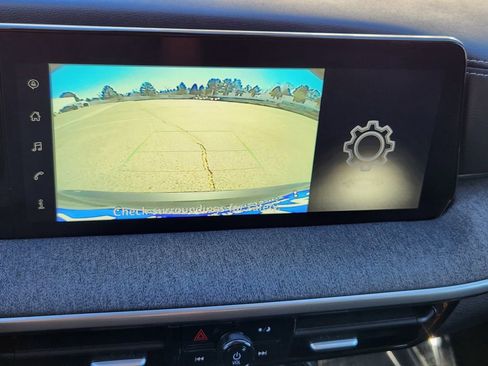 Used 2025 Nissan Kicks SV image 21