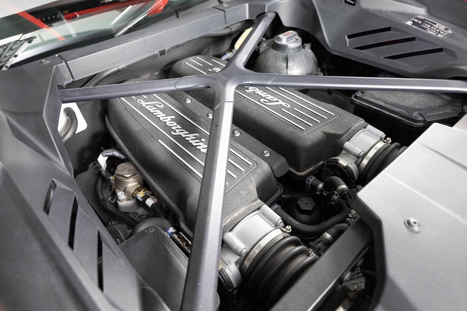 Used 2020 Lamborghini Huracan EVO AWD/4WD image 32