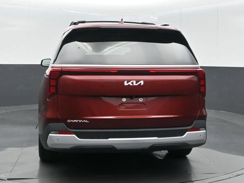 Used 2025 Kia Carnival EX FWD image 7