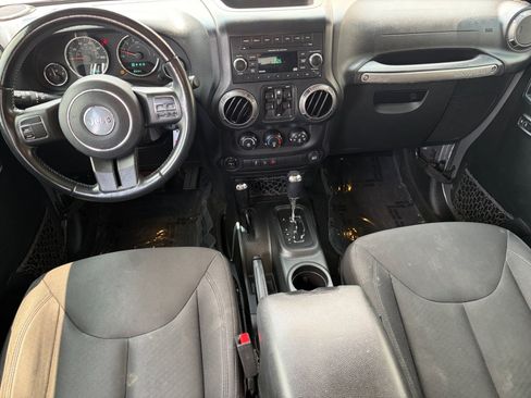 Used 2018 Jeep Wrangler Unlimited Sport S AWD/4WD image 17