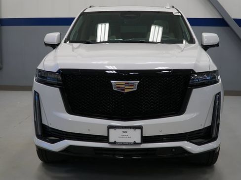 Used 2024 Cadillac Escalade Sport Platinum w/ LPO, ONYX Package image 9