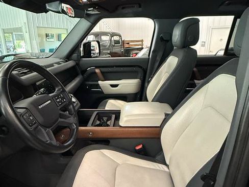Used 2023 Land Rover Defender 110 X-Dynamic SE AWD/4WD image 19