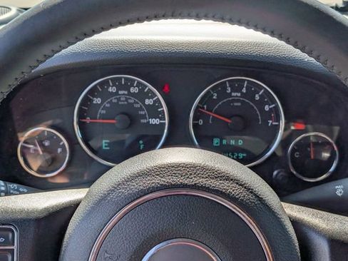 Used 2018 Jeep Wrangler Unlimited Sport w/ Connectivity Group AWD/4WD image 13