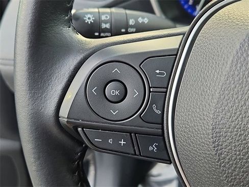 Certified 2022 Toyota Corolla Cross XLE image 21