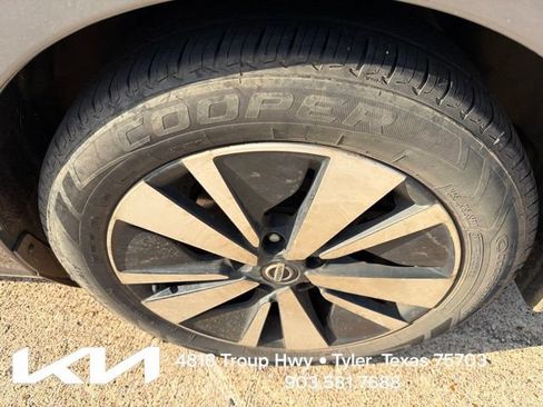 Used 2020 Nissan Altima 2.5 SL FWD image 8
