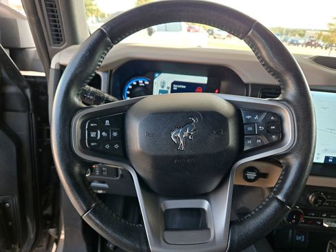 Used 2022 Ford Bronco Wildtrak AWD/4WD image 14