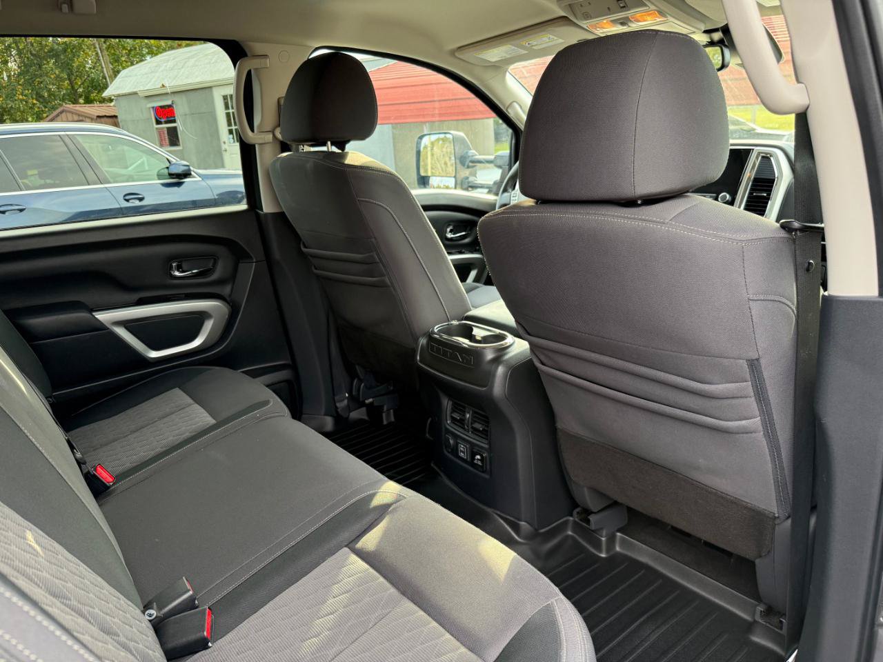 Used 2020 Nissan Titan SV w/ SV Convenience Package AWD/4WD image 28