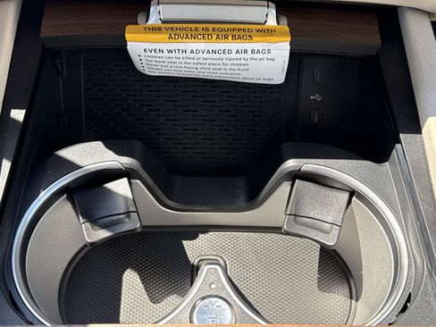 New 2026 Mercedes-Benz GLS 580 4MATIC image 34