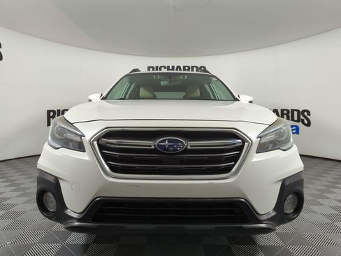Used 2019 Subaru Outback 2.5i Limited image 3