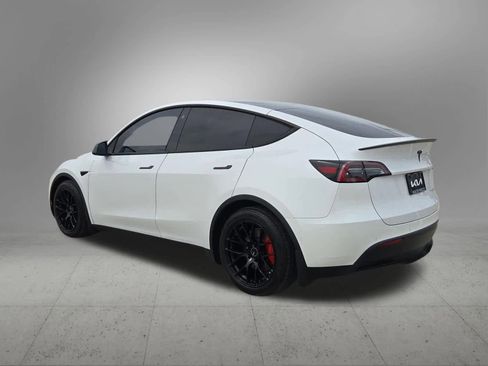 Used 2022 Tesla Model Y Performance image 4