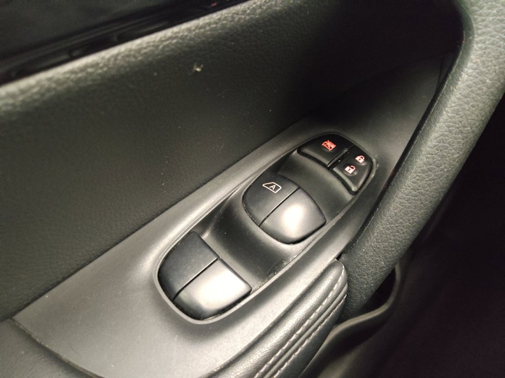 Used 2017 Nissan Rogue S w/ S Appearance Package FWD image 27