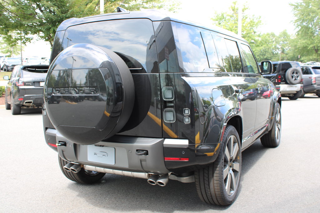 New 2026 Land Rover Defender 110 V8 AWD/4WD image 3