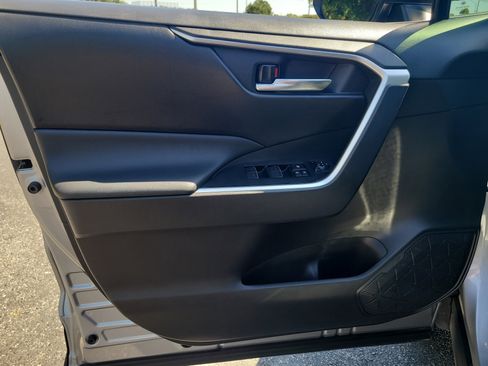 Certified 2025 Toyota RAV4 XLE FWD image 16
