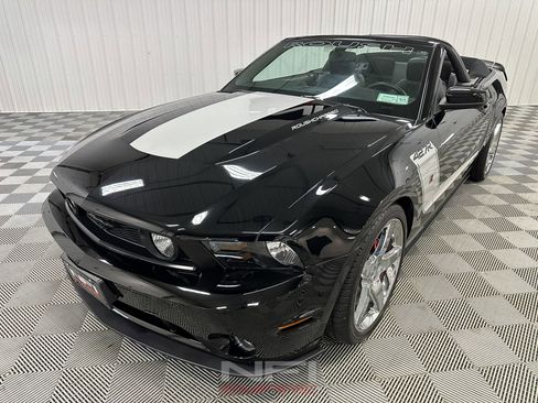 Used 2010 Ford Mustang GT image 5