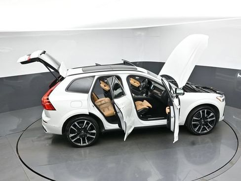 Used 2024 Volvo XC60 B5 Ultimate AWD/4WD image 60