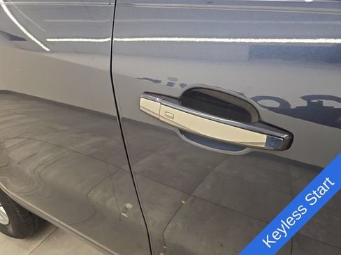 Used 2018 Chevrolet Trax LT w/ LT Convenience Package FWD image 8