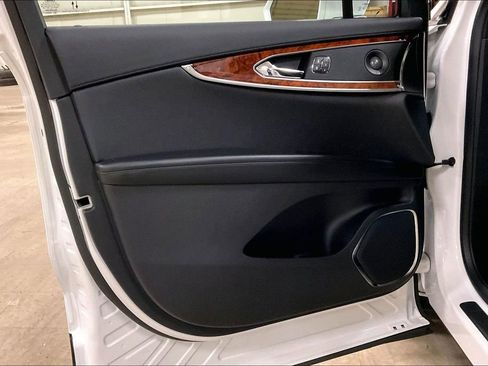 Used 2020 Lincoln Nautilus Reserve image 22