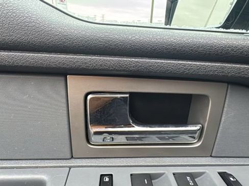 Used 2011 Ford F150 XLT w/ XLT Chrome Pkg image 12