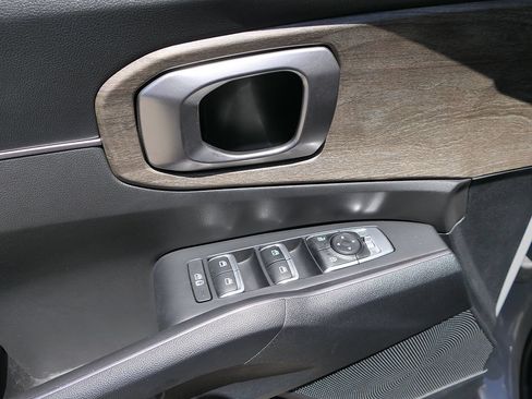 Used 2023 Kia Sorento EX w/ Panoramic Sunroof Package FWD image 14