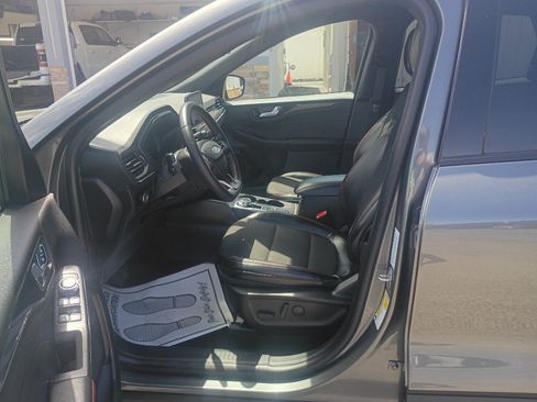 Used 2025 Ford Escape ST-Line AWD/4WD image 9
