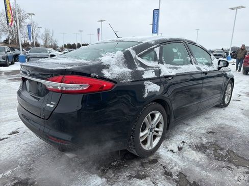 Used 2018 Ford Fusion SE w/ Fusion SE Technology Package image 6