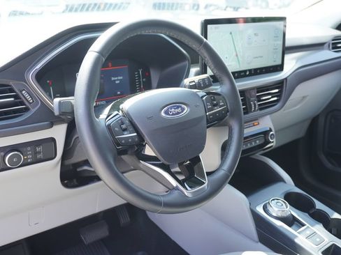 Used 2023 Ford Escape SE FWD image 7