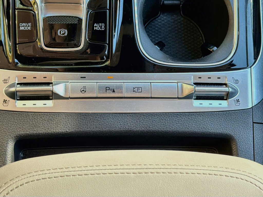 Used 2024 Kia Carnival SX Prestige FWD image 23