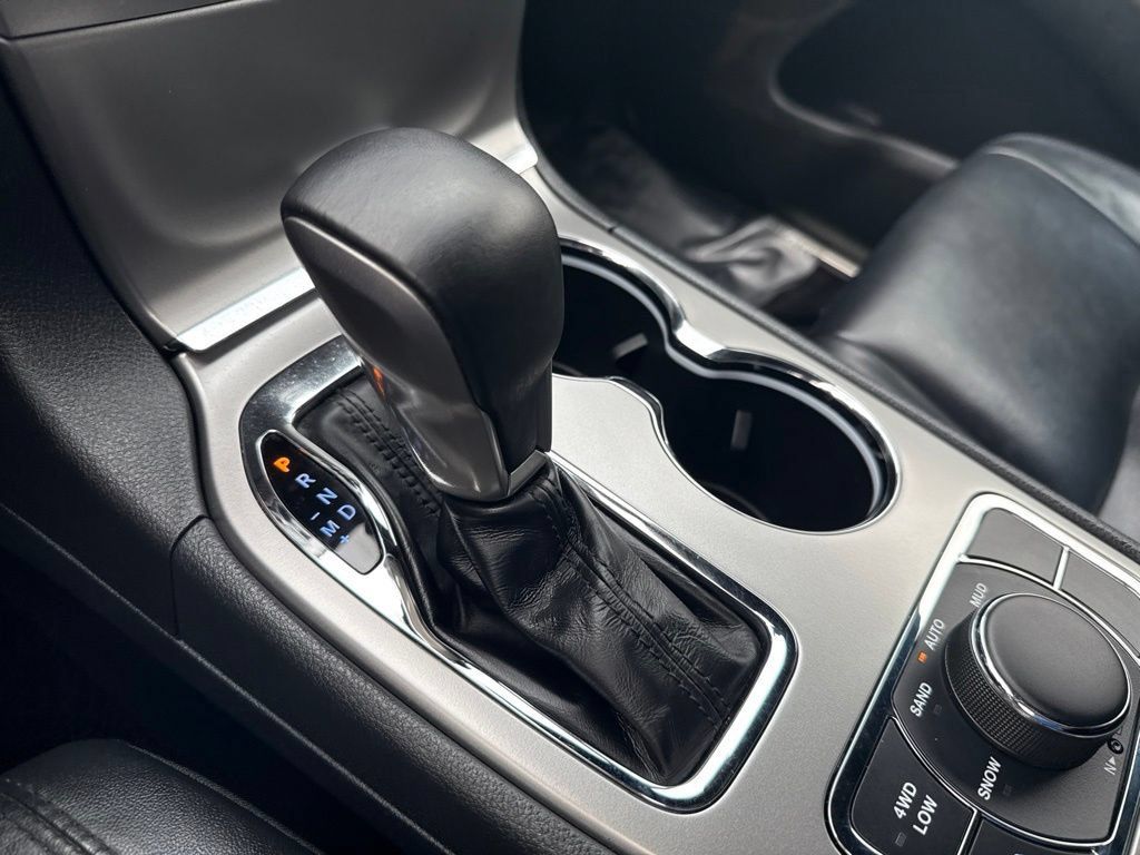 Used 2018 Jeep Grand Cherokee Limited AWD/4WD image 36
