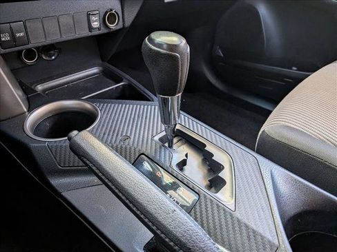 Used 2013 Toyota RAV4 LE image 11