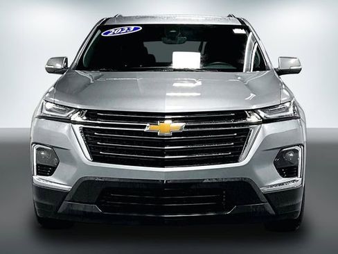 Used 2023 Chevrolet Traverse LT w/ LT Premium Package image 2