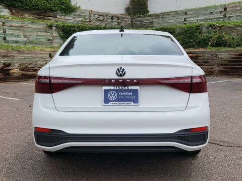 Certified 2025 Volkswagen Jetta Sport image 4