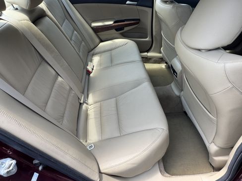 Used 2011 Honda Accord EX-L image 19