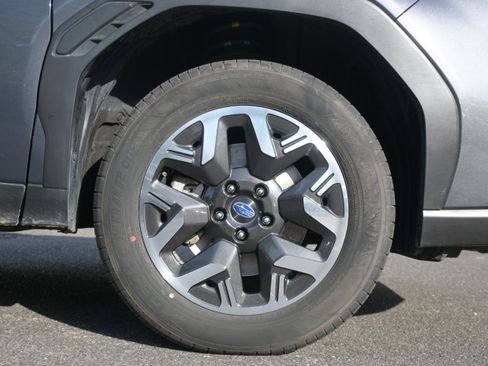 Certified 2025 Subaru Forester Premium AWD/4WD image 13