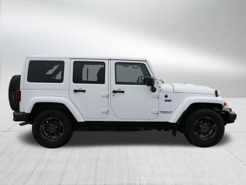 Used 2016 Jeep Wrangler Unlimited Sahara image 8