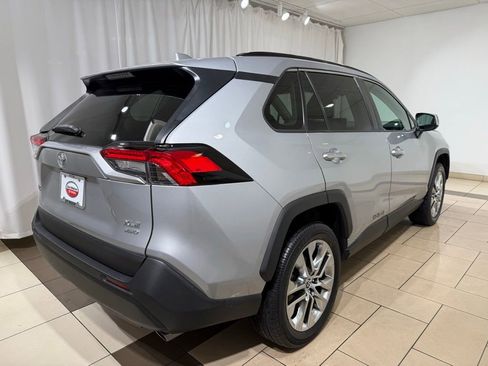 Used 2021 Toyota RAV4 XLE Premium AWD/4WD image 5